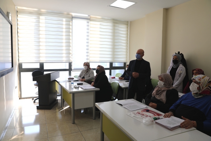 OKUMA YAZMA ÖĞRENEN BÜYÜKLER, MUTLULUĞUNU BAŞKAN ÇOLAKBAYRAKDAR İLE PAYLAŞTI