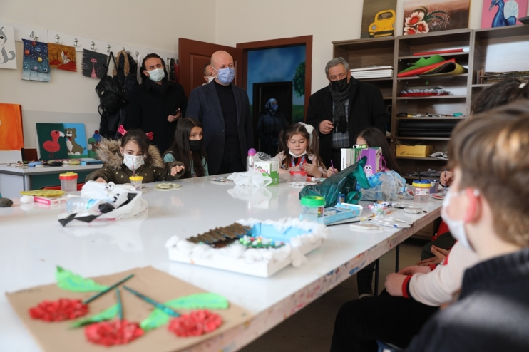 KOCASİNANLI ÇOCUKLAR; “TEŞEKKÜR EDERİZ BAŞKAN AMCA”