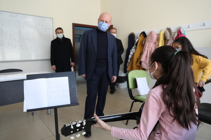 KOCASİNAN’DA OYUN TERAPİSİ EĞİTİMİNE BÜYÜK İLGİ