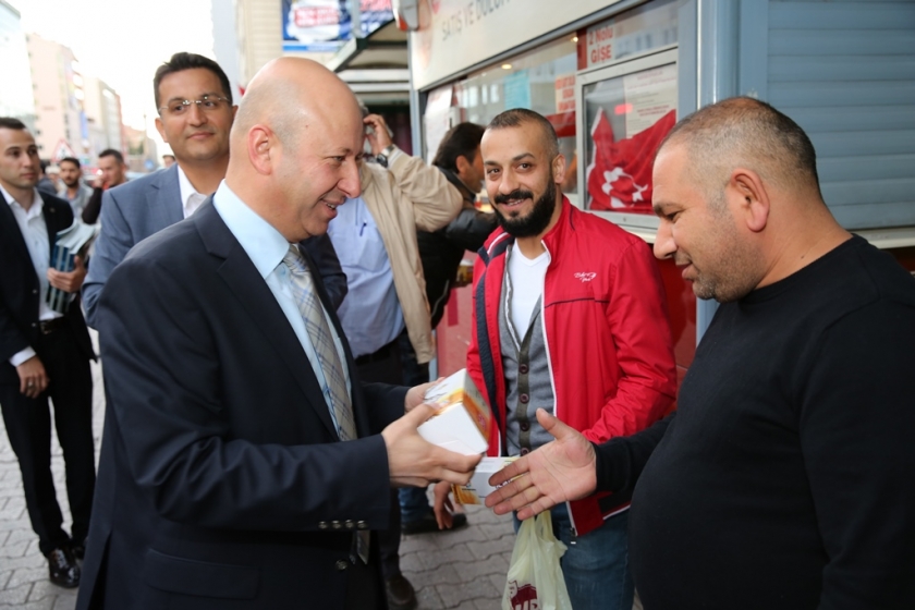İFTAR HURMALARI BAŞKAN ÇOLAKBAYRAKDAR’DAN