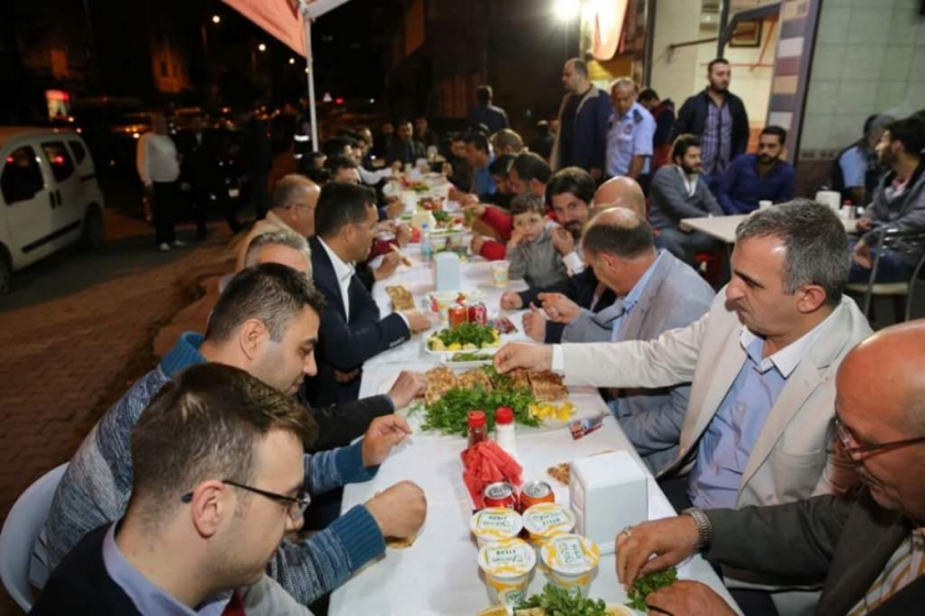 FEVZİÇAKMAKLILARIN SAHUR PİDESİNİ ÇOLAKBAYRAKDAR PİŞİRDİ