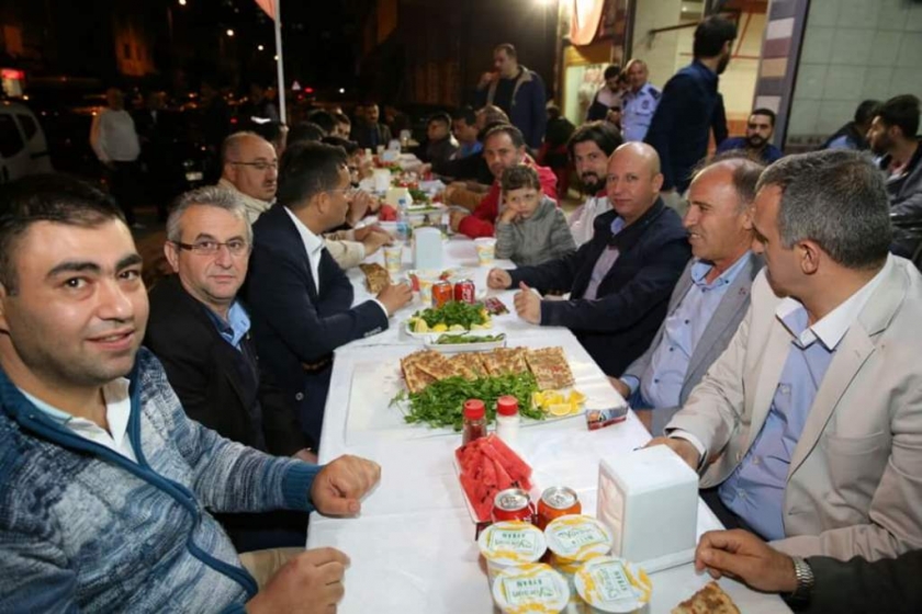 FEVZİÇAKMAKLILARIN SAHUR PİDESİNİ ÇOLAKBAYRAKDAR PİŞİRDİ