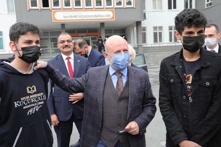 BAŞKAN ÇOLAKBAYRAKDAR’DAN GENÇLERE 3 YENİ KÜTÜPHANE MÜJDESİ