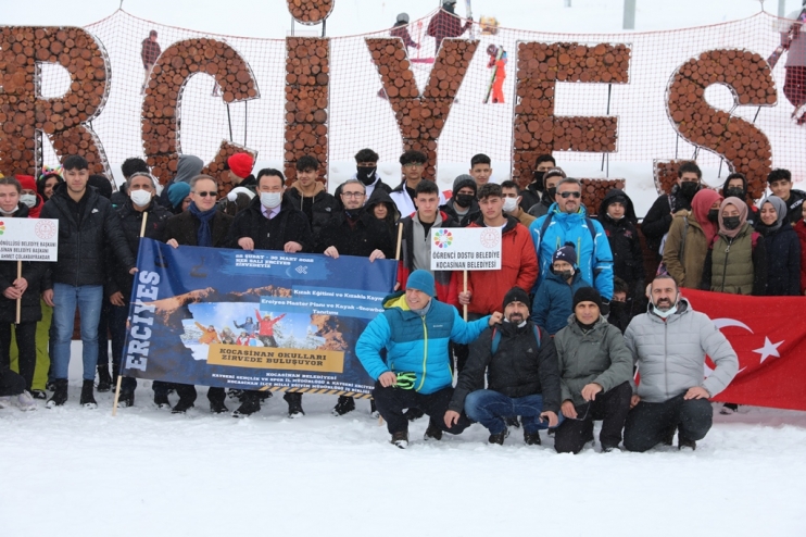 KOCASİNANLI ÖĞRENCİLER, ERCİYES’TE EĞLENCELİ BİR GÜN GEÇİRDİ