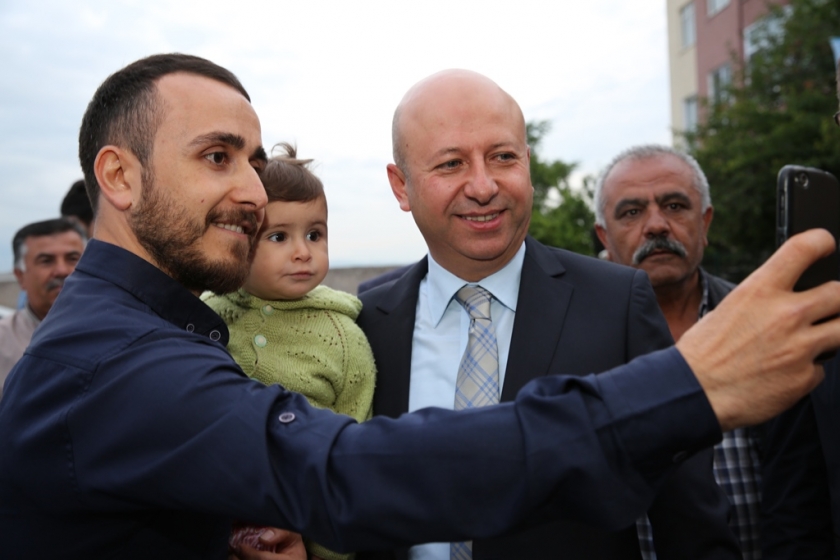 BAŞKAN ÇOLAKBAYRAKDAR, İFTARI ARGINCIK SAKİNLERİYLE AÇTI