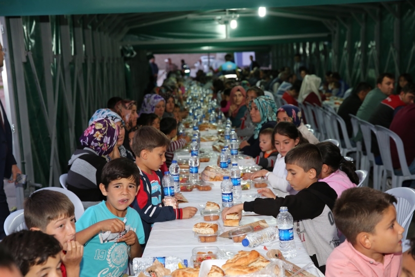 BAŞKAN ÇOLAKBAYRAKDAR, İFTARI ARGINCIK SAKİNLERİYLE AÇTI