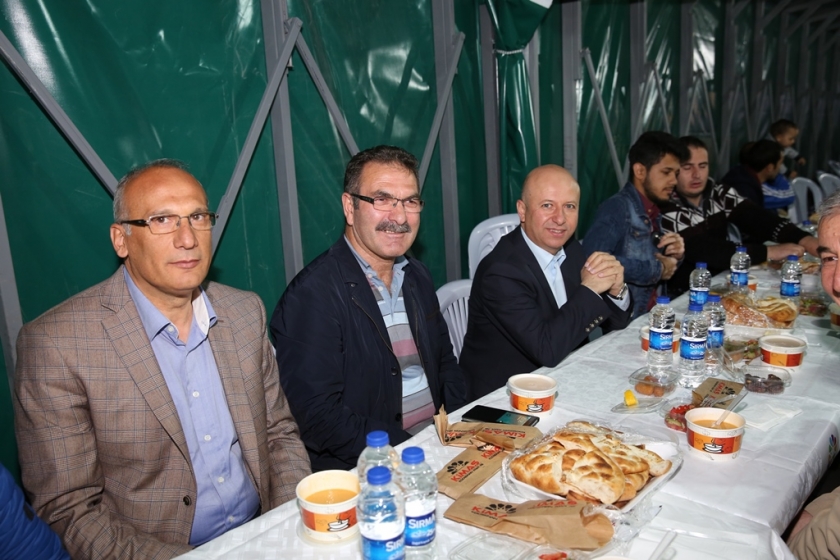 BAŞKAN ÇOLAKBAYRAKDAR, İFTARI ARGINCIK SAKİNLERİYLE AÇTI