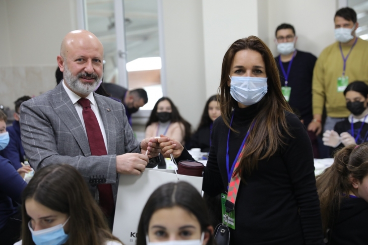 BAŞKAN ÇOLAKBAYRAKDAR, ERASMUS ÖĞRENCİLERİNİ MİSAFİR ETTİ