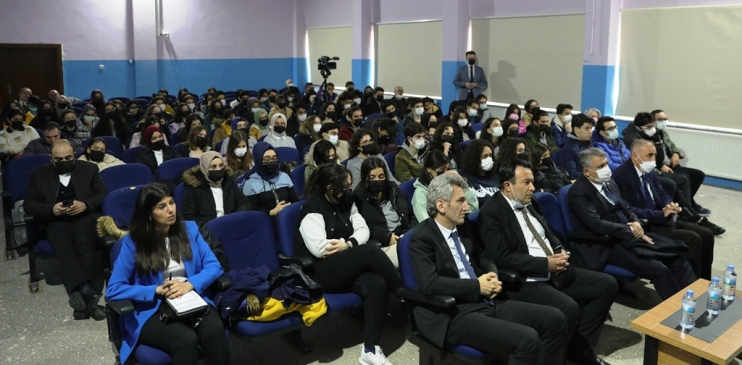 BAŞKAN ÇOLAKBAYRAKDAR, “GENÇLERİMİZE, DAHA GÜZEL KAYSERİ VE TÜRKİYE BIRAKACAĞIZ”