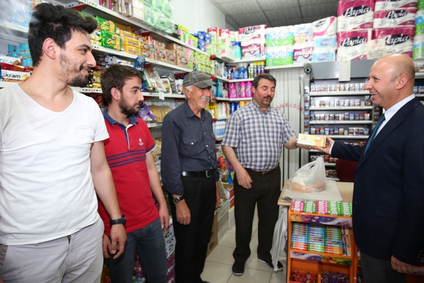 ÇOLAKBAYRAKDAR ÇİFTİ İFTARI ŞEHİT AİLESİYLE AÇTI