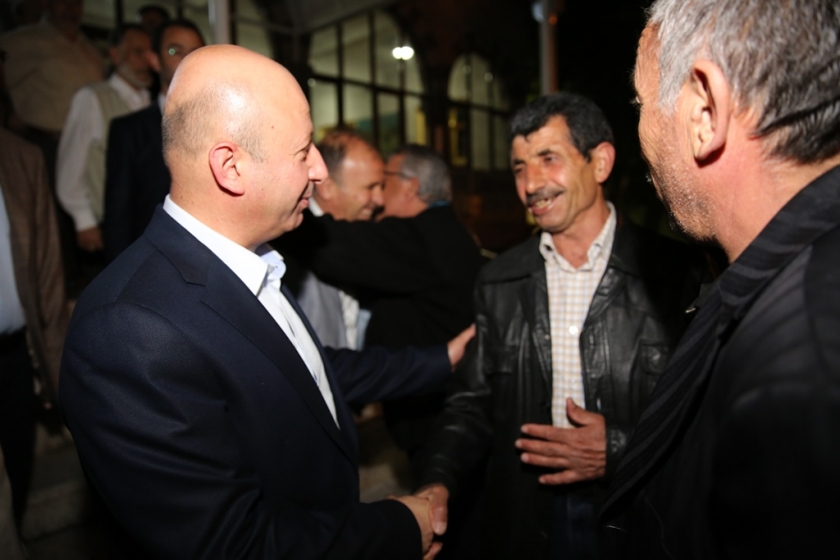 ÇOLAKBAYRAKDAR ÇİFTİ İFTARI ŞEHİT AİLESİYLE AÇTI