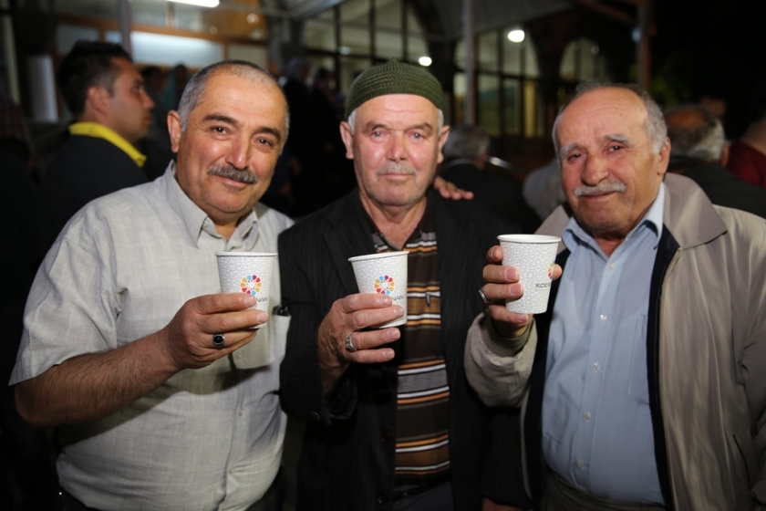 ÇOLAKBAYRAKDAR ÇİFTİ İFTARI ŞEHİT AİLESİYLE AÇTI