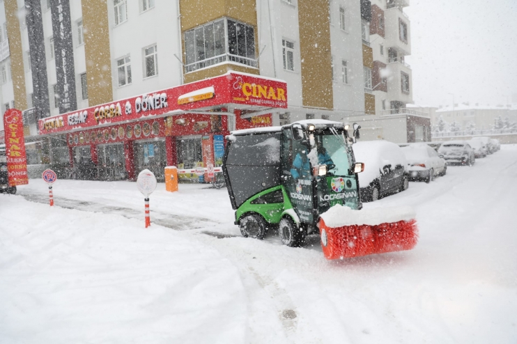 BAŞKAN ÇOLAKBAYRAKDAR, KAR TEMİZLEME ÇALIŞMALARINI İNCELEDİ
