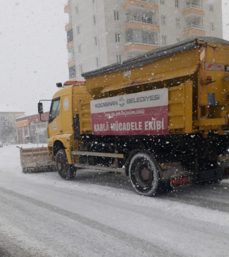 BAŞKAN ÇOLAKBAYRAKDAR, KAR TEMİZLEME ÇALIŞMALARINI İNCELEDİ