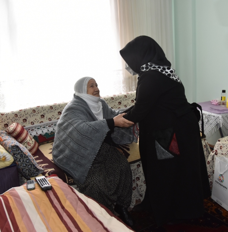 FATMA ÇOLAKBAYRAKDAR, BÜYÜKLERİN HAYIR DUASINI ALDI