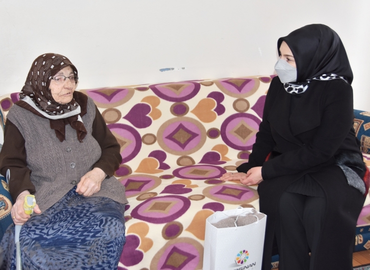 FATMA ÇOLAKBAYRAKDAR, BÜYÜKLERİN HAYIR DUASINI ALDI