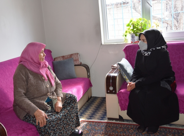 FATMA ÇOLAKBAYRAKDAR, BÜYÜKLERİN HAYIR DUASINI ALDI