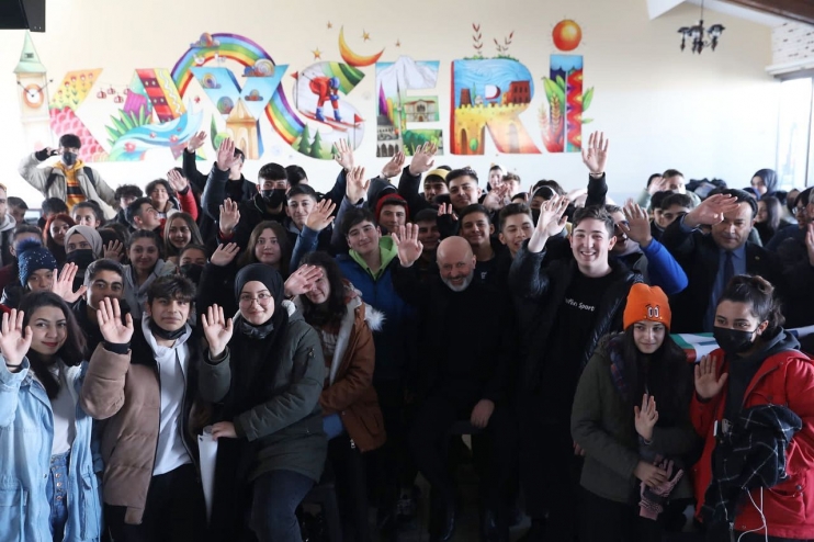 BAŞKAN ÇOLAKBAYRAKDAR’DAN KOCASİNANLI ÖĞRENCİLERE MORAL GEZİSİ