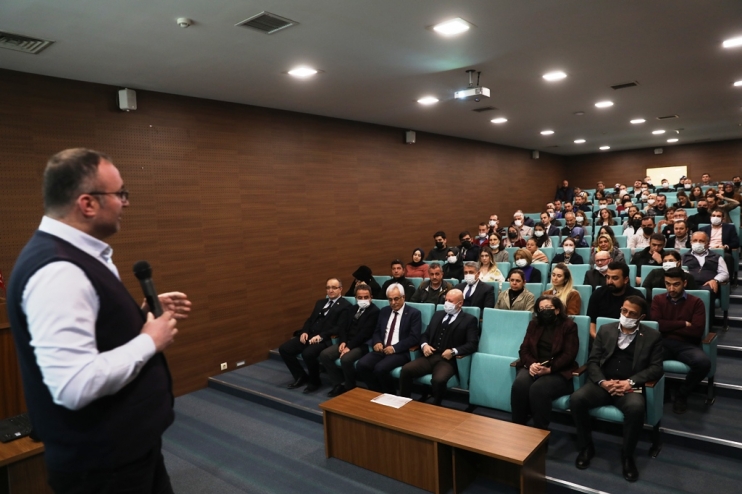 BAŞKAN ÇOLAKBAYRAKDAR, “EĞİTİMLERLE VATANDAŞLARIMIZA DAHA KALİTELİ HİZMET SUNUYORUZ”