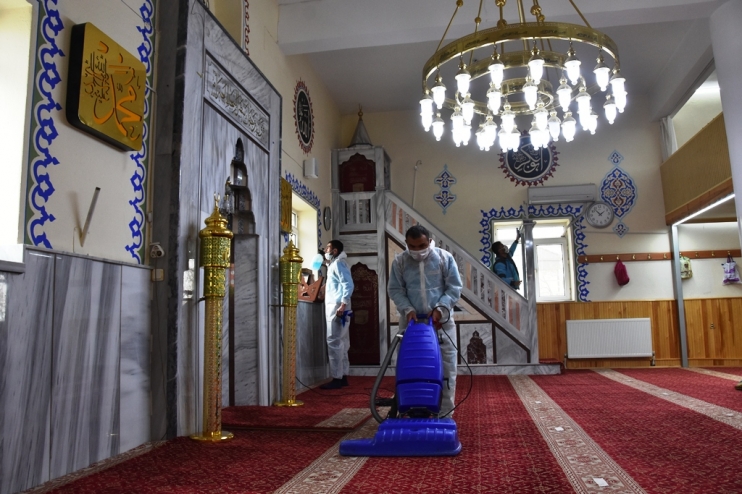 KOCASİNAN’DA CAMİLER, RAMAZAN AYINDA DA GÜL KOKUYOR
