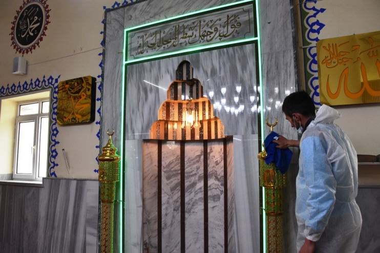 KOCASİNAN’DA CAMİLER, RAMAZAN AYINDA DA GÜL KOKUYOR