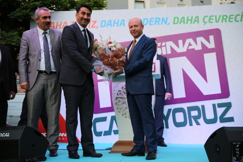 HİZMETTE ÖNCÜ KOCASİNAN BELEDİYESİ’NDEN BİR İLK DAHA BAŞKAN ÇOLAKBAYRAKDAR’DAN İŞÇİLERE BAYRAM MÜJDESİ