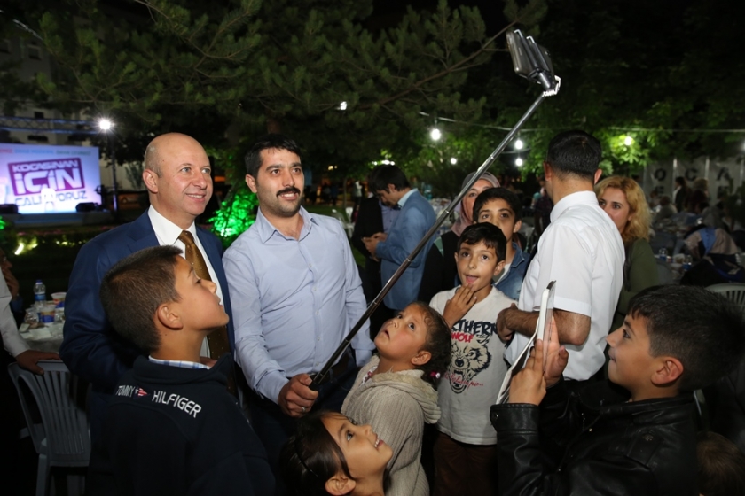 HİZMETTE ÖNCÜ KOCASİNAN BELEDİYESİ’NDEN BİR İLK DAHA BAŞKAN ÇOLAKBAYRAKDAR’DAN İŞÇİLERE BAYRAM MÜJDESİ
