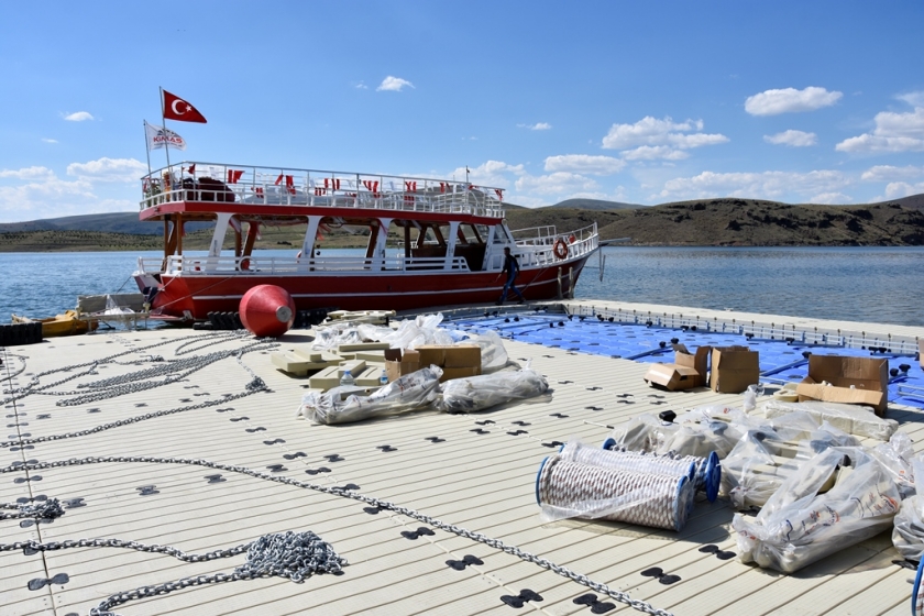 BAŞKAN ÇOLAKBAYRAKDAR, YAMULA’DA GÜVENLE YÜZMEK İSTEYENLER İÇİN YÜZER HAVUZ YAPTIRDI