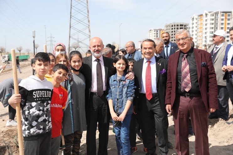 BAŞKAN ÇOLAKBAYRAKDAR’DAN KAYSERİ’DE YİNE BİR İLK ‘LAVANTA BAHÇESİ’