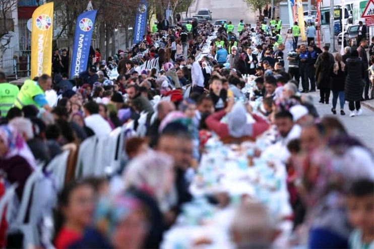KOCASİNAN’IN İFTARINA 4 BİN KİŞİ KATILDI