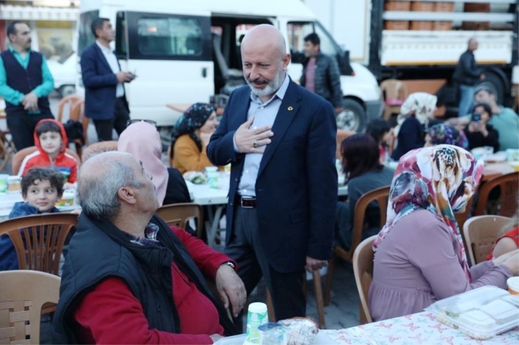 KOCASİNAN’IN İFTARINA 4 BİN KİŞİ KATILDI