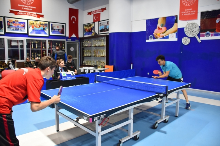 KOCASİNAN’DA LİSELER ARASI SPOR FESTİVALİ HEYECANI DEVAM EDİYOR