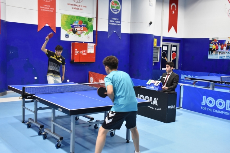 KOCASİNAN’DA LİSELER ARASI SPOR FESTİVALİ HEYECANI DEVAM EDİYOR
