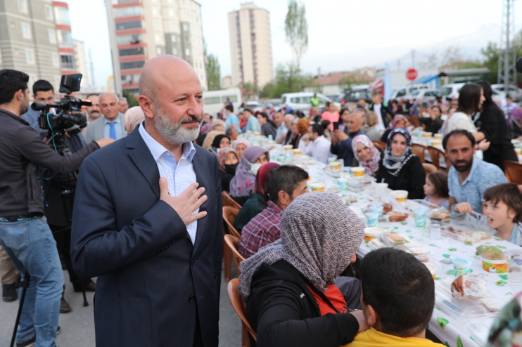 KOCASİNAN BELEDİYESİ, RAMAZAN AYI’NDA BİNLERCE VATANDAŞIN GÖNLÜNE DOKUNDU