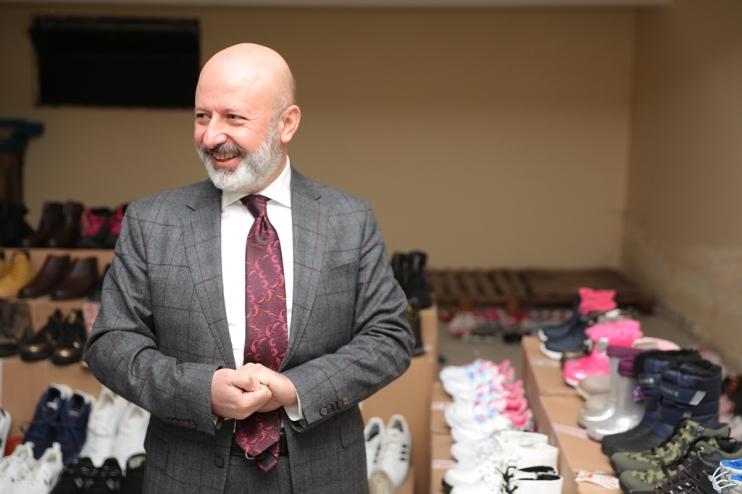 HER YIL OLDUĞU GİBİ BU BAYRAMDA BAYRAMLIKLAR KOCASİNAN BELEDİYESİ’NDEN