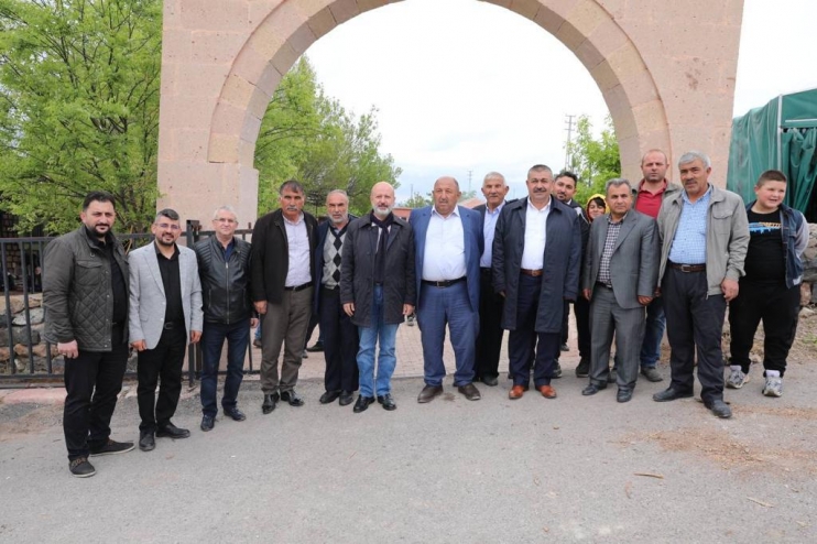 BAŞKAN ÇOLAKBAYRAKDAR, ŞÜKÜR SOFRASINDA VATANDAŞLARLA BULUŞTU