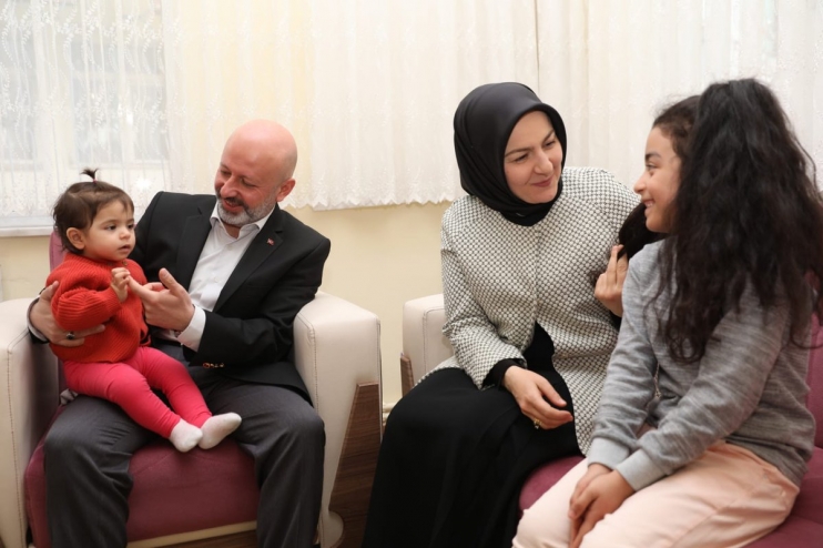 KOCASİNAN, ÇÖLYAKLILARA 5 YILDA 4 BİN 48 ÇÖLYAK PAKETİ DAĞITTI