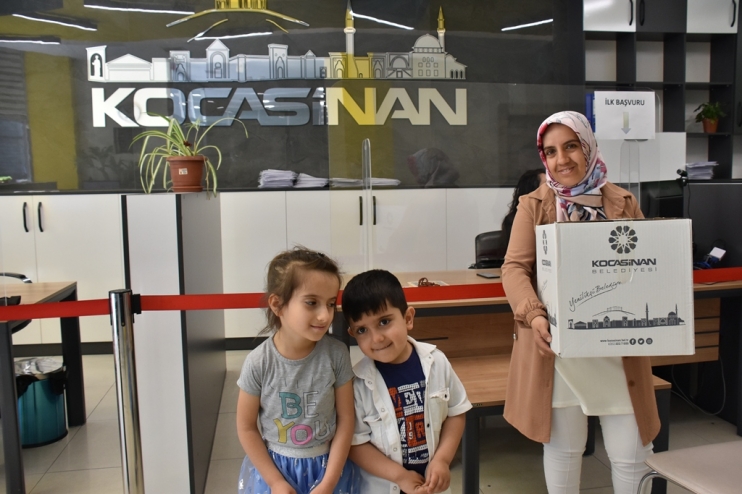 KOCASİNAN, ÇÖLYAKLILARA 5 YILDA 4 BİN 48 ÇÖLYAK PAKETİ DAĞITTI