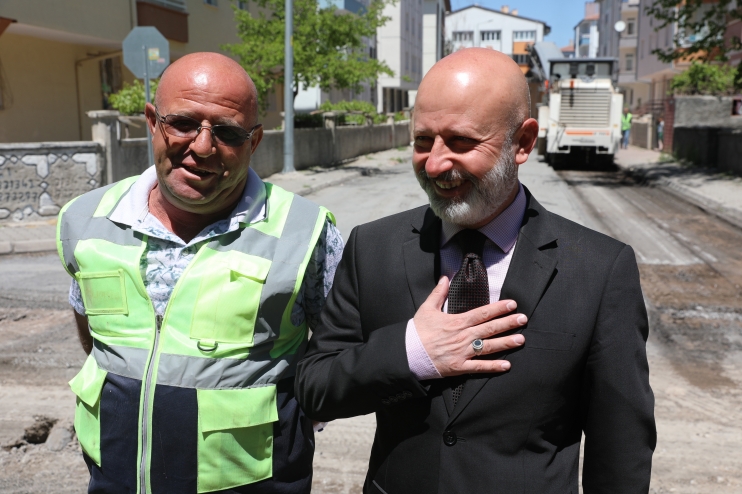 BAŞKAN ÇOLAKBAYRAKDAR, “TURGUTREİS MAHALLESİ’Nİ DE YENİLİYORUZ”