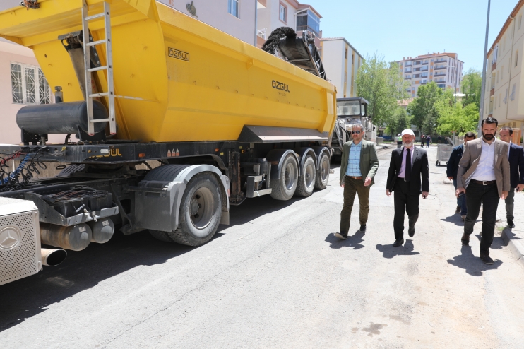 BAŞKAN ÇOLAKBAYRAKDAR, “TURGUTREİS MAHALLESİ’Nİ DE YENİLİYORUZ”