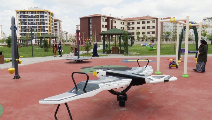 BAŞKAN ÇOLAKBAYRAKDAR, “ÇOCUKLARIN, HAYALİNİ SÜSLEYEN PARKLAR İNŞA EDİYORUZ”