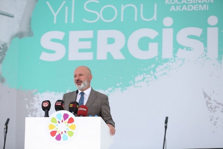 KOCASİNAN AKADEMİ’DEN GÖZ KAMAŞTIRAN YIL SONU SERGİSİ AÇILDI
