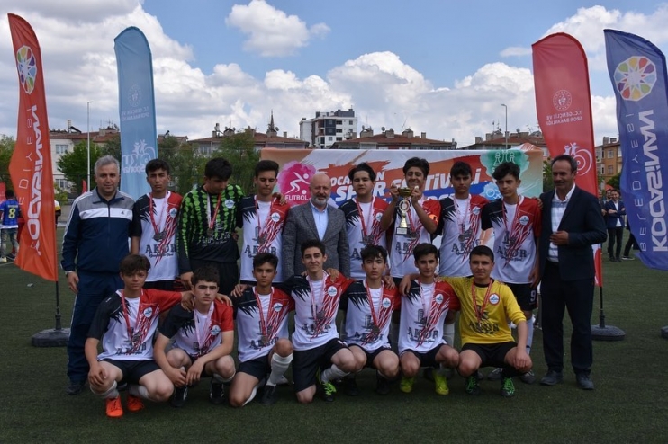 KOCASİNAN İMZALI SPOR FESTİVALİ’NDE ÖDÜLLER SAHİPLERİNİ BULDU