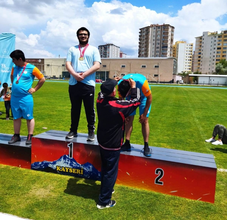 KOCASİNAN’IN ÖZEL SPORCULARI, MADALYALARA AMBARGO KOYDU