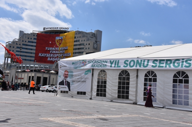 KOCASİNAN’DA EMEĞİN SANATA DÖNÜŞTÜĞÜ SERGİ, BÜYÜK BEĞENİ TOPLADI