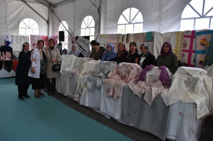 KOCASİNAN’DA EMEĞİN SANATA DÖNÜŞTÜĞÜ SERGİ, BÜYÜK BEĞENİ TOPLADI