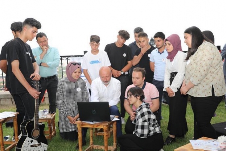 GENÇ DOSTU BAŞKAN, GENÇLERLE BİR ARAYA GELDİ