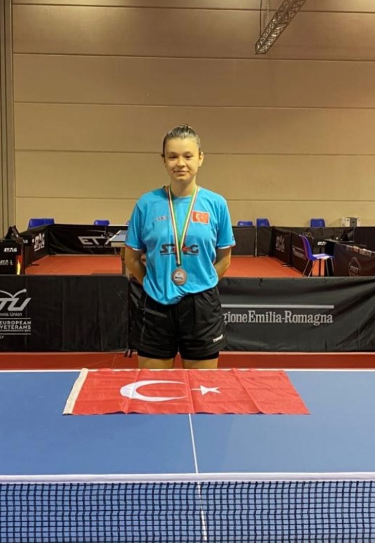 KOCASİNAN’IN MİLLİ SPORCUSU AYŞE İZEL BİLGİÇ, İTALYA’DA TARİH YAZDI