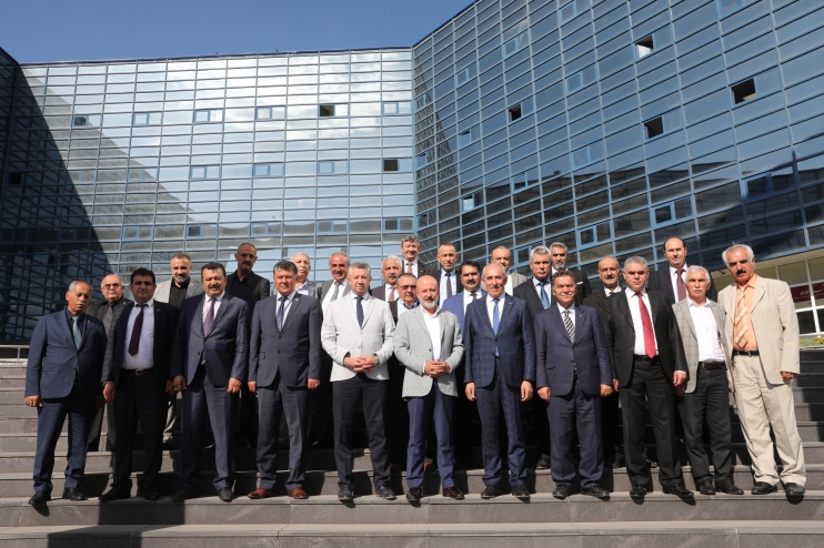 BAŞKAN ÇOLAKBAYRAKDAR, “HER ZAMAN ESNAFIMIZIN YANINDAYIZ”