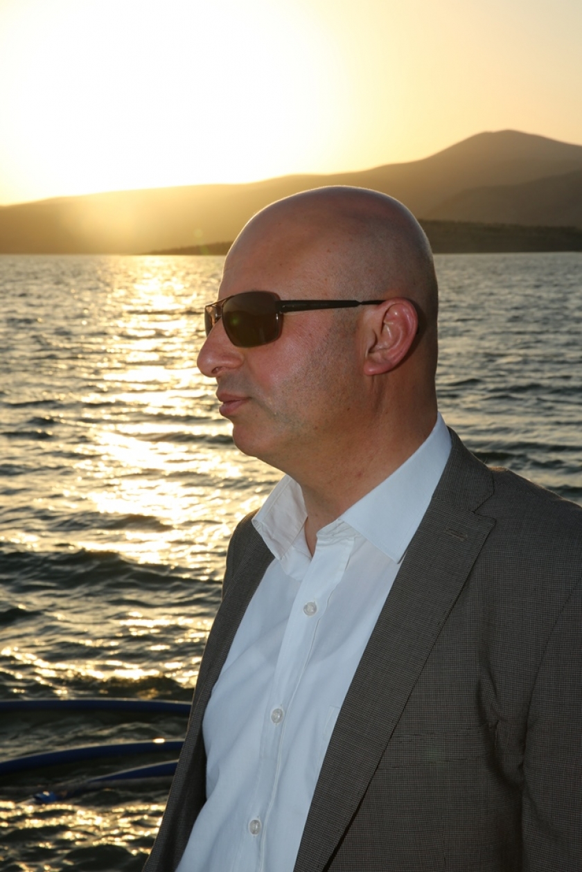 BAŞKAN ÇOLAKBAYRAKDAR YÜZER HAVUZU VE YÜZER İSKELEYİ İNCELEDİ